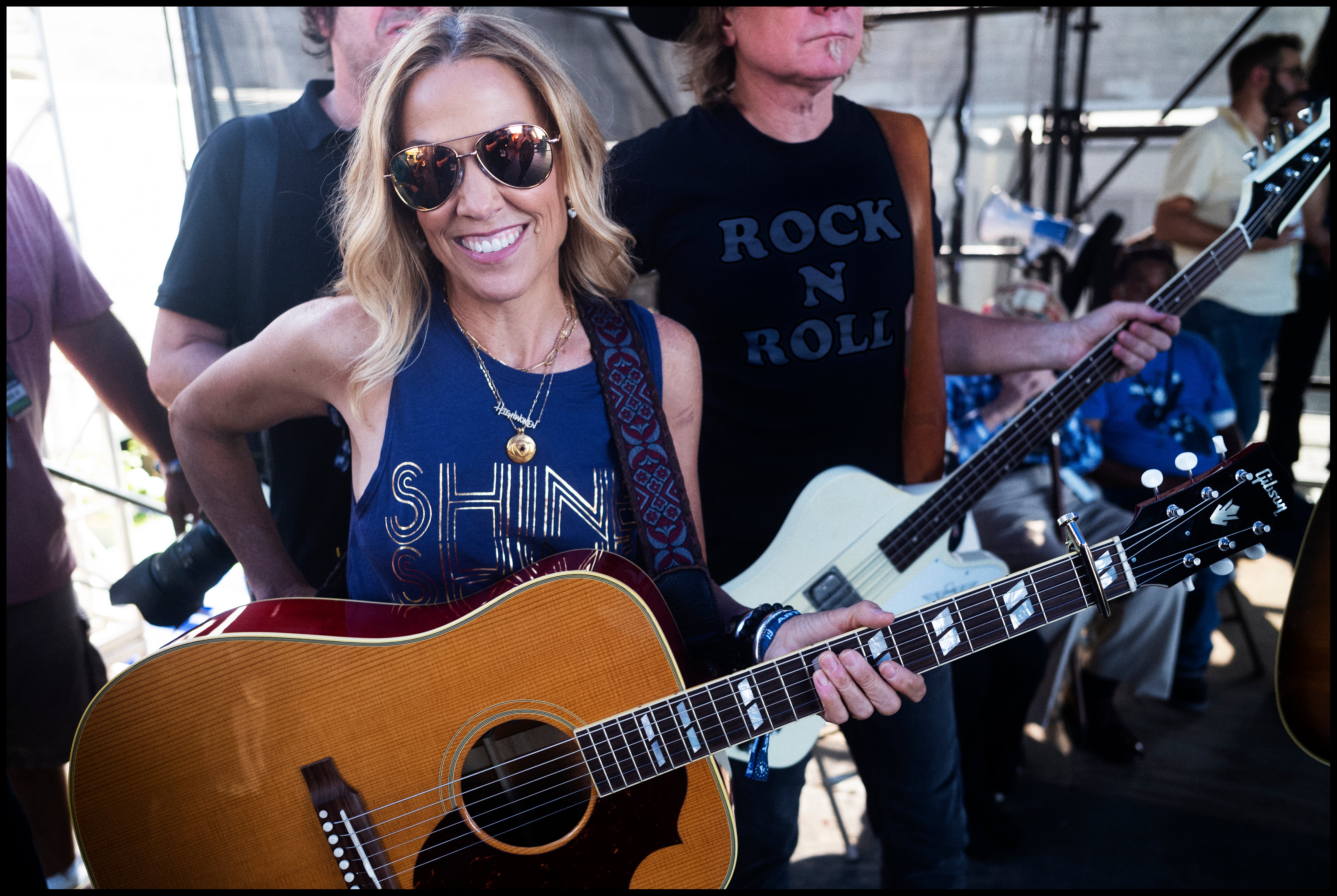 Sheryl Crow (Women's Dusty Rose Oversize Relaxed Tee)